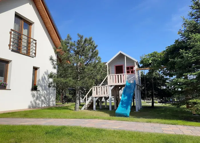 Dom Geografow 펜션 스보르네가치에